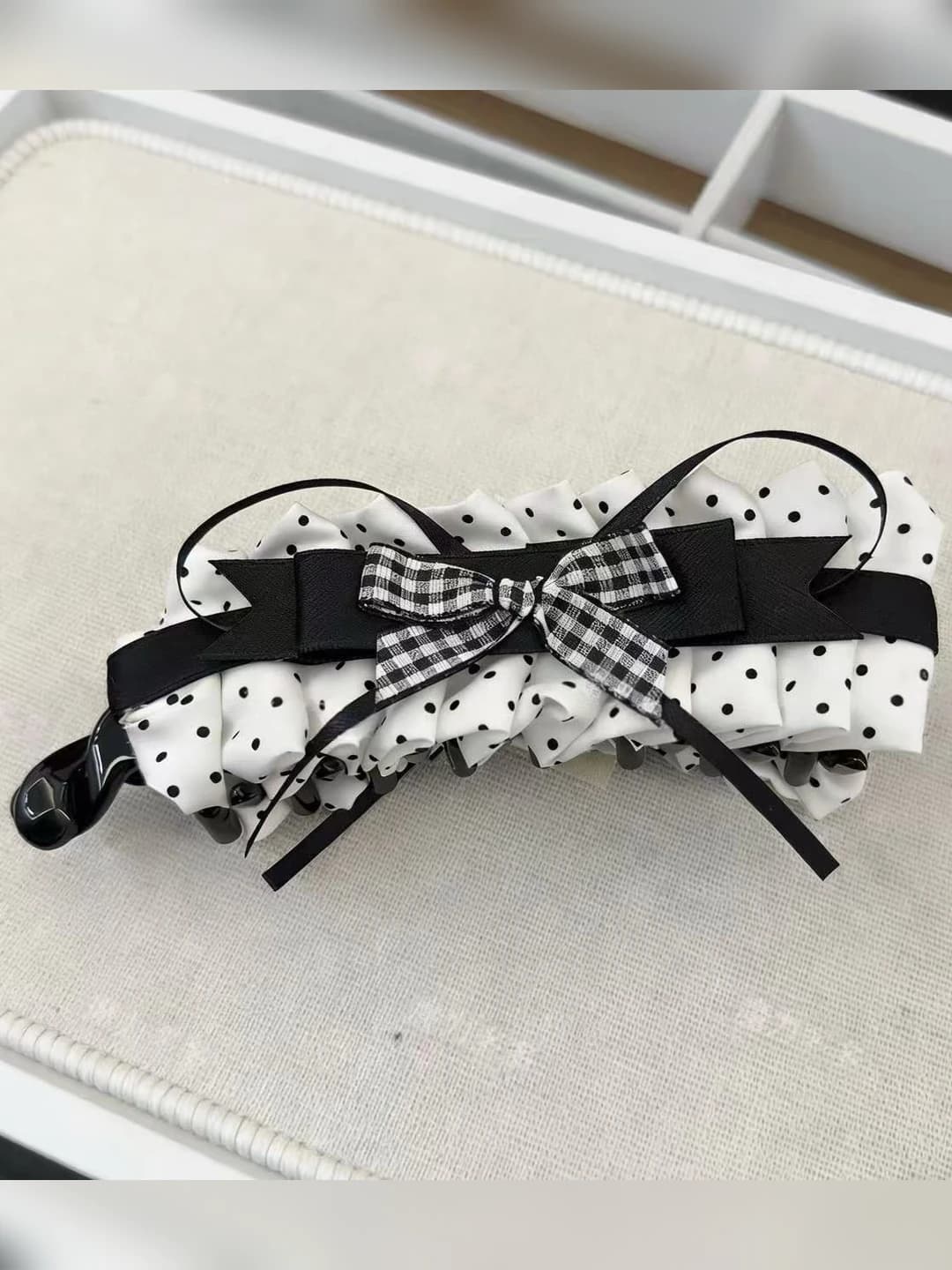 2# White polka dot, base 13 cm