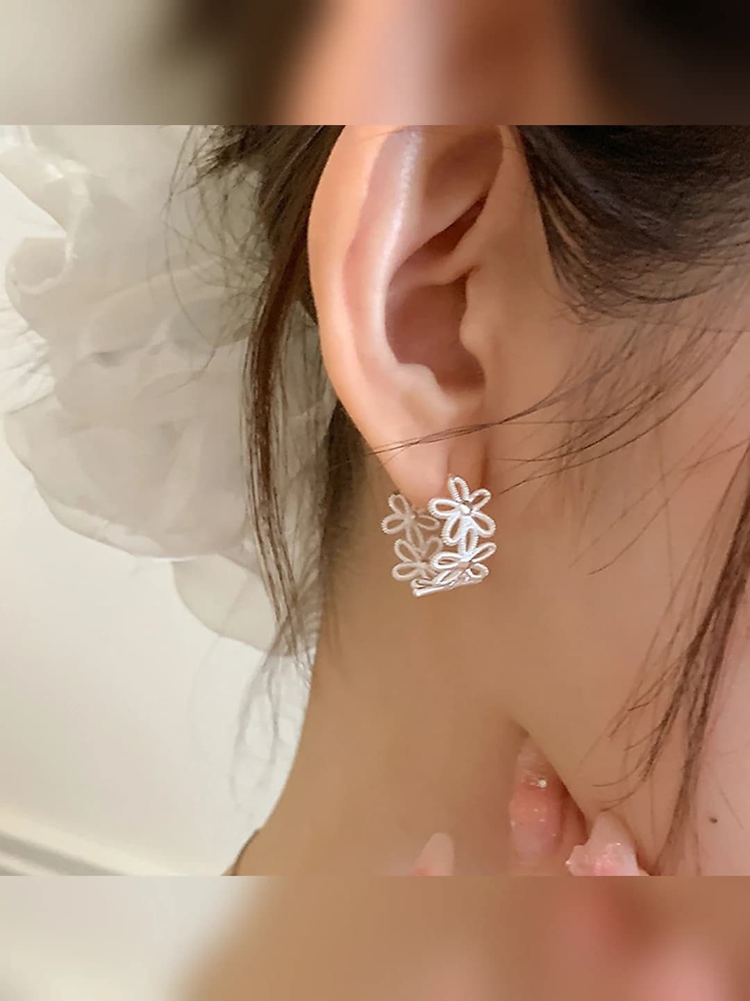 Women's autumn-winter flower pattern cut-out earrings and studs