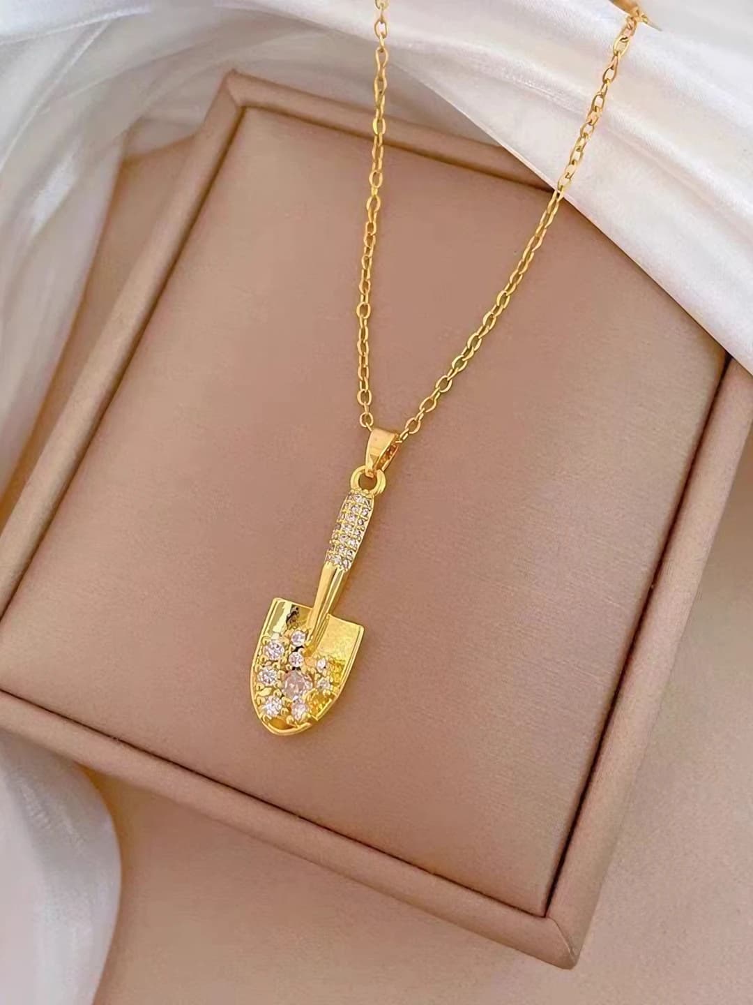 Women's geometric pendant necklace gift