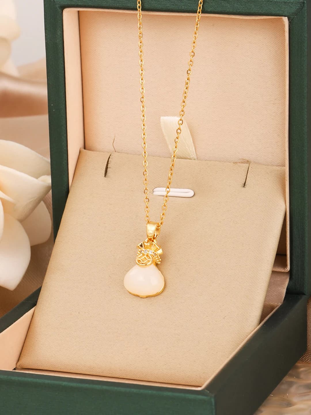 8907-Gold