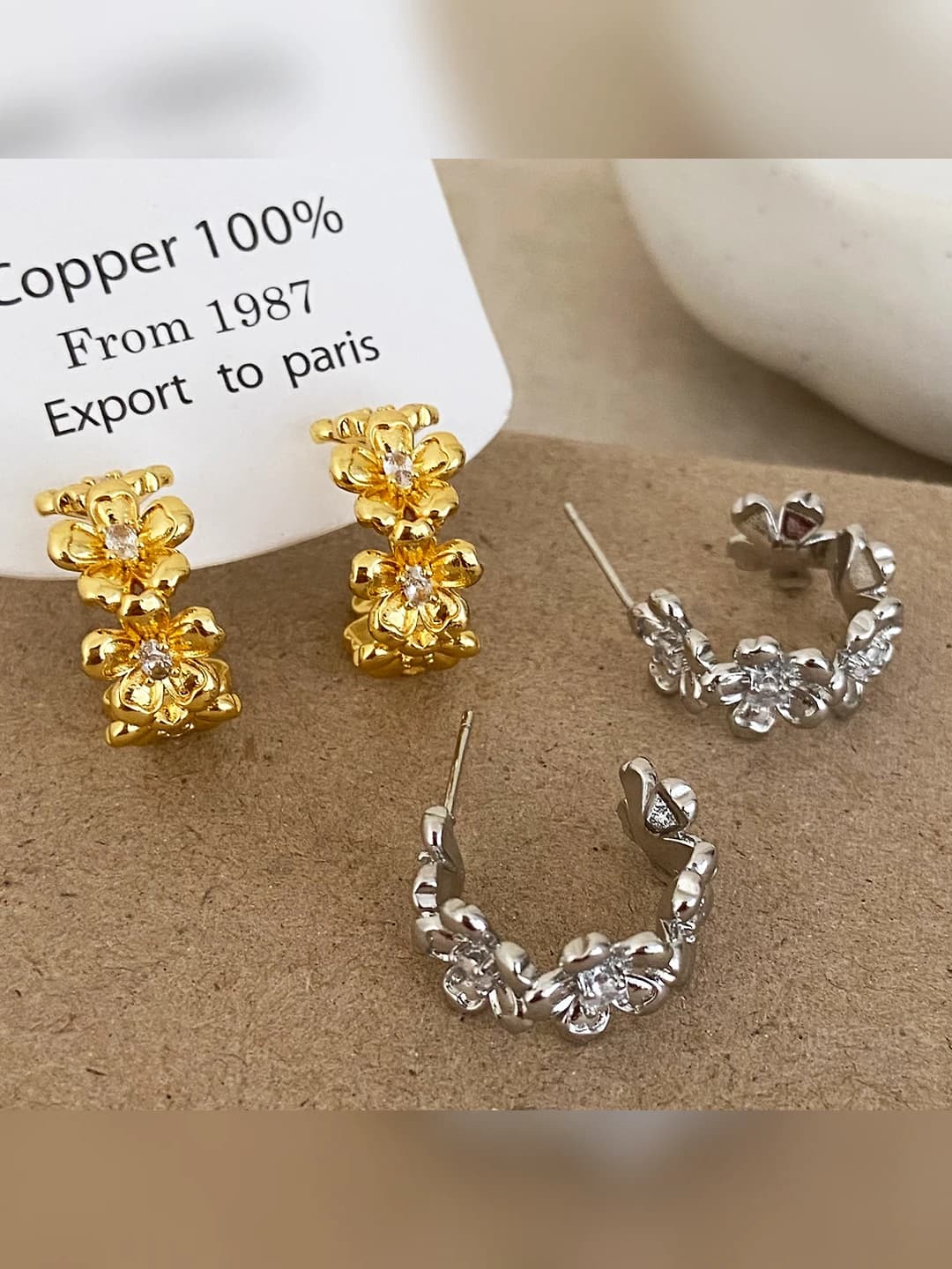 Женские серьги с цветочным дизайном и цирконием, с покрытием 18k золотом и палладием, на основе меди, в элегантном стиле, для повседневной носки, с уникальным дизайном