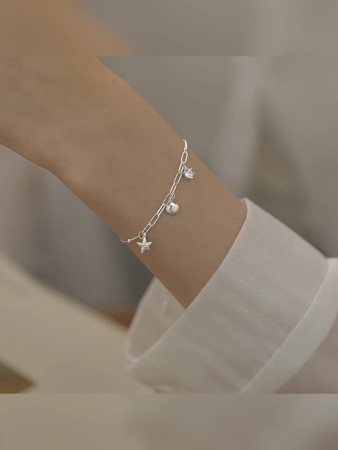Women's niche style bracelet with zircon, seashell and starfish, simple and elegant