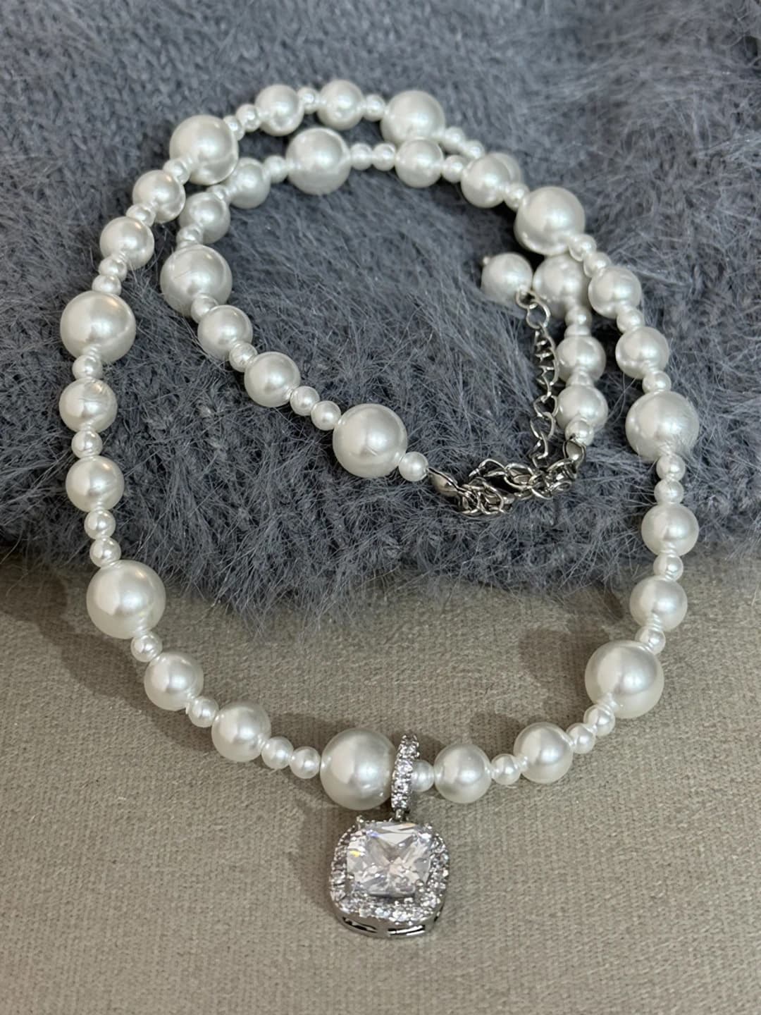 White pearl necklace
