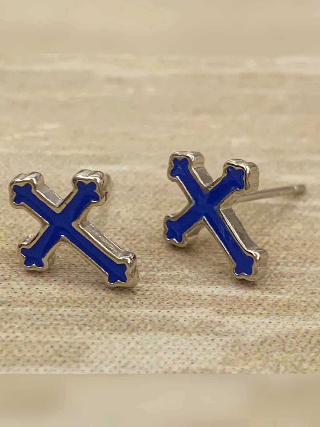 Cross stud, blue, pair