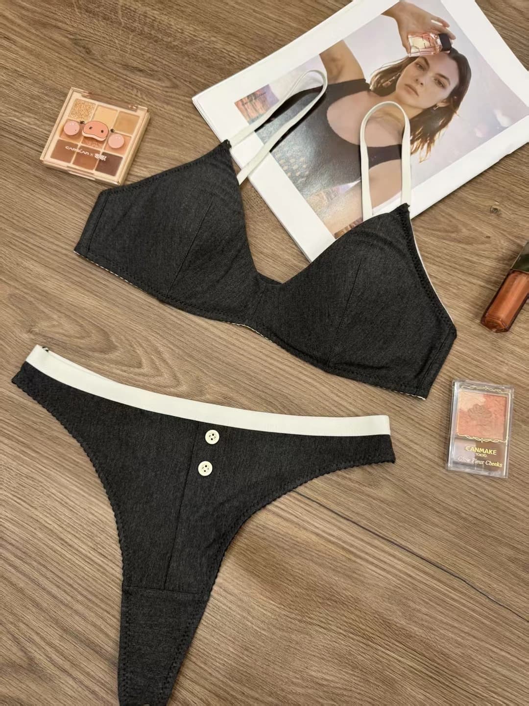 Dark grey + T-shorts