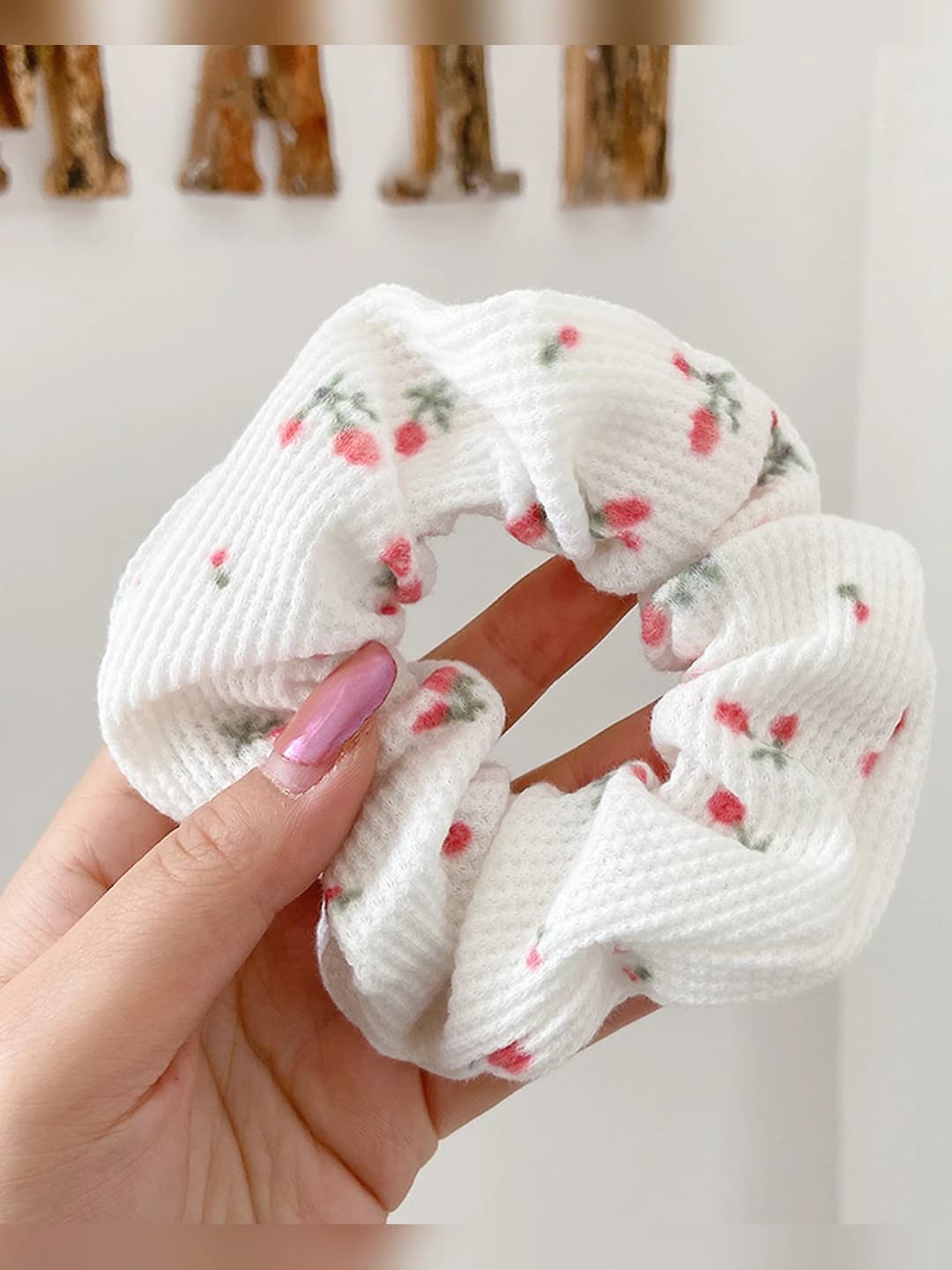 8# Red floral hair tie
