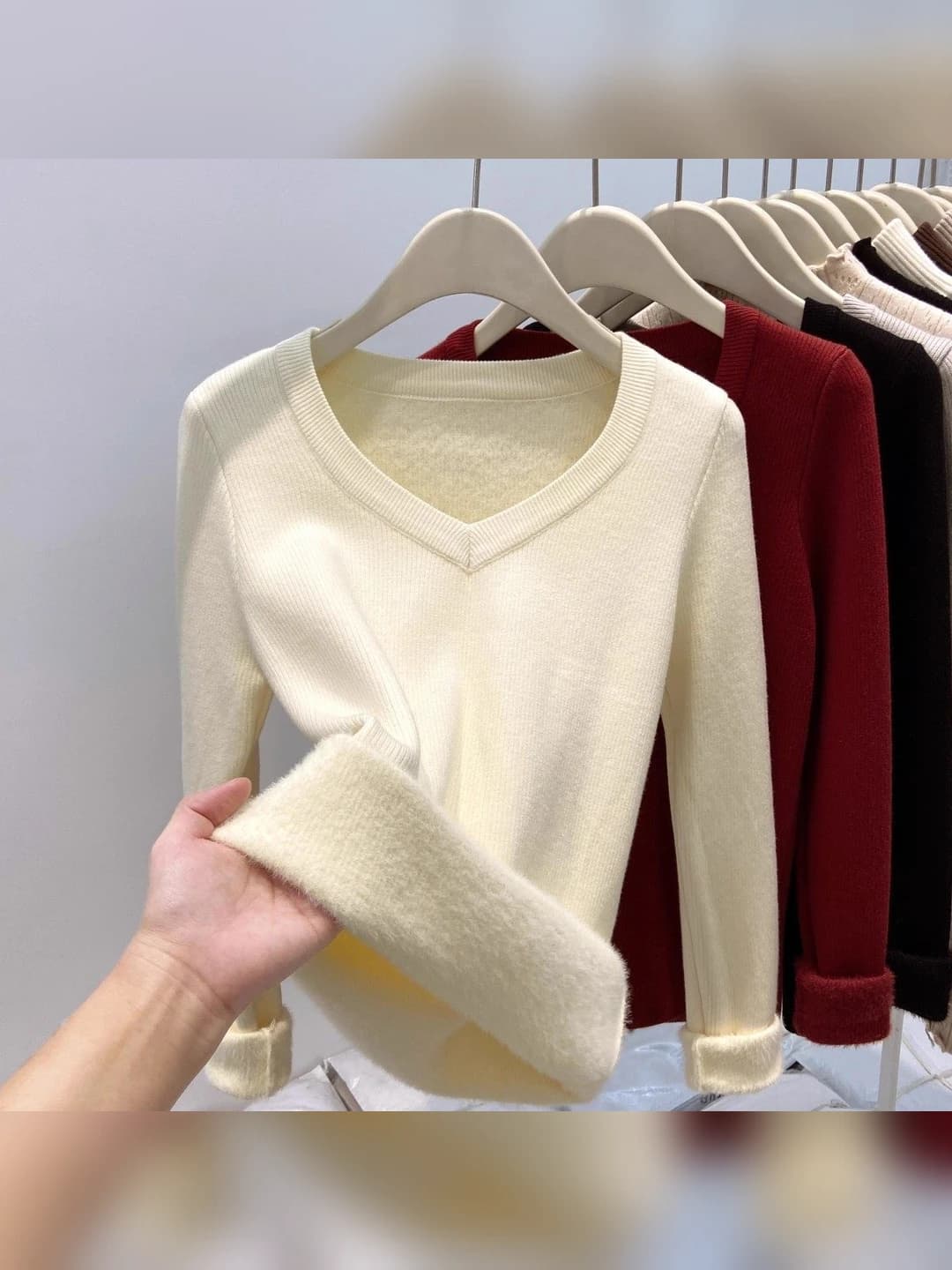 Off-white apricot