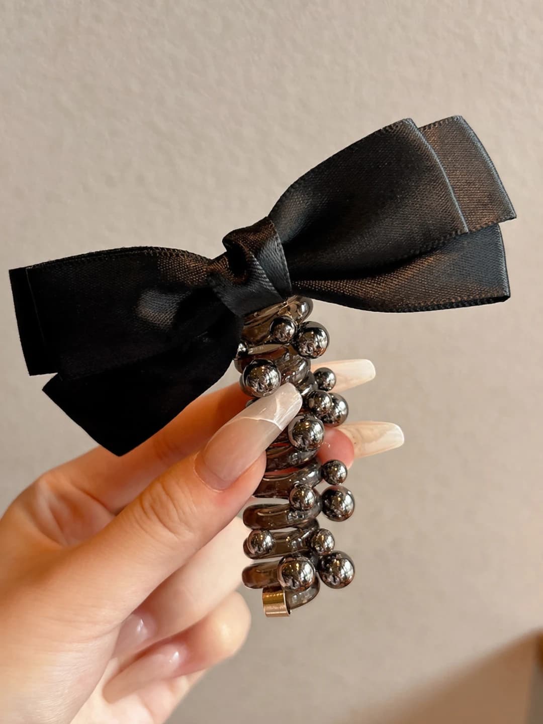 Black 3-layer bow, black pearls