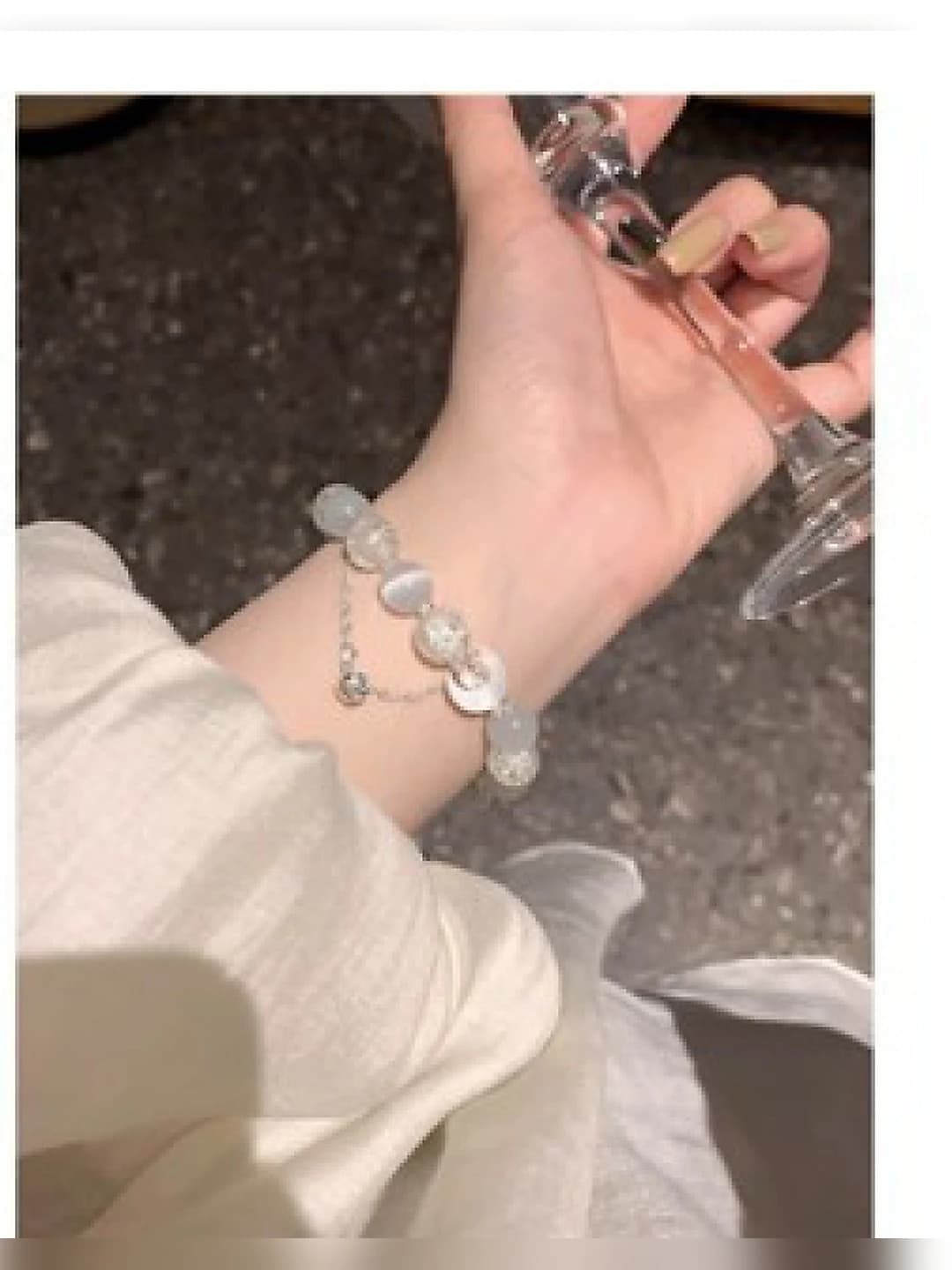 Oq chiziq oy jiringon bracelet