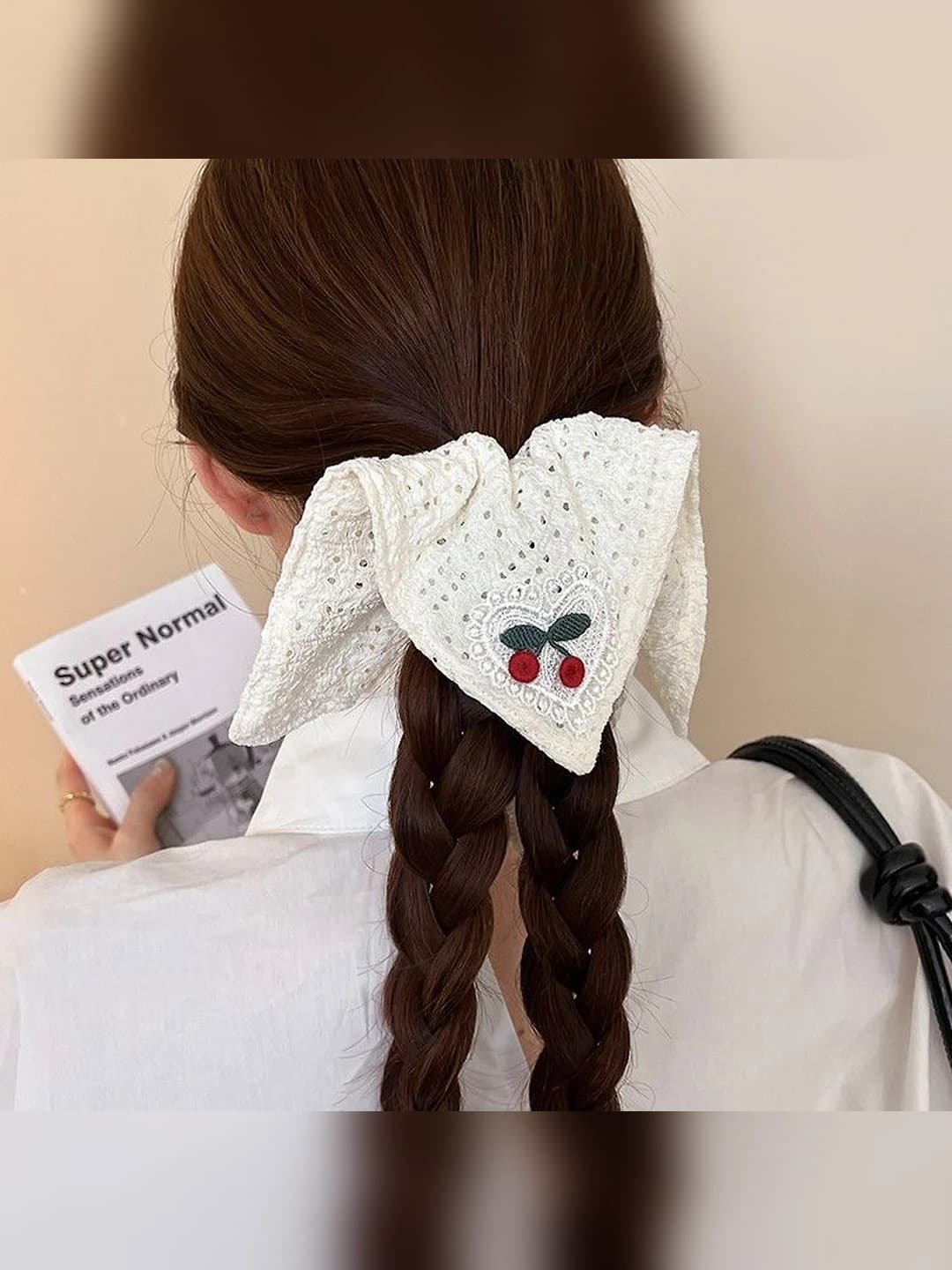 Off-white cherry embroidery 22cm