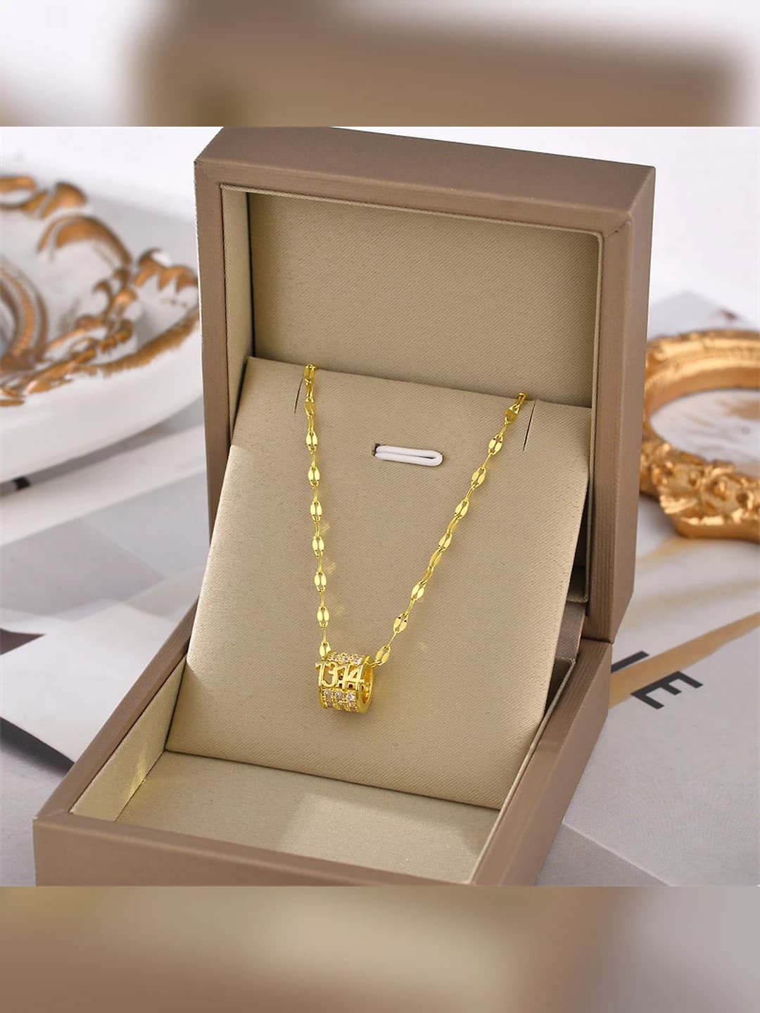 8917-Gold