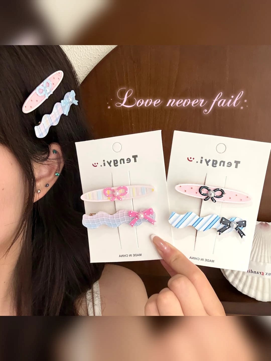 Women's acrylic hair clips set: sweet and elegant design, lightweight and high quality
