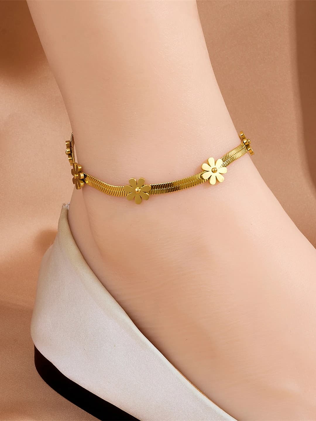 2109 Daisy Gold