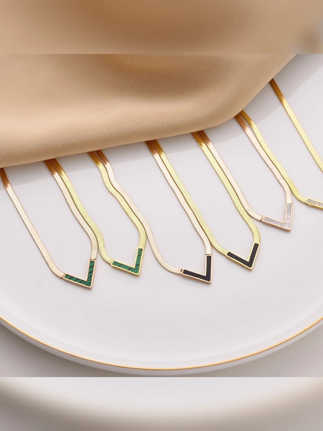 Women's titanium steel V-shaped pendant chain necklace with 18k gold plating