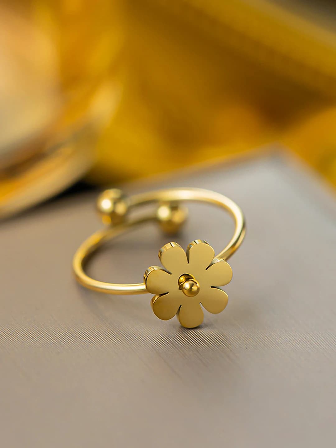 Open daisy ring