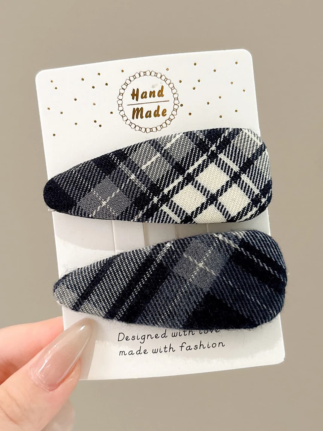 Blue tweed teardrop BB clip, 1 pair, random plaid, ~7 cm