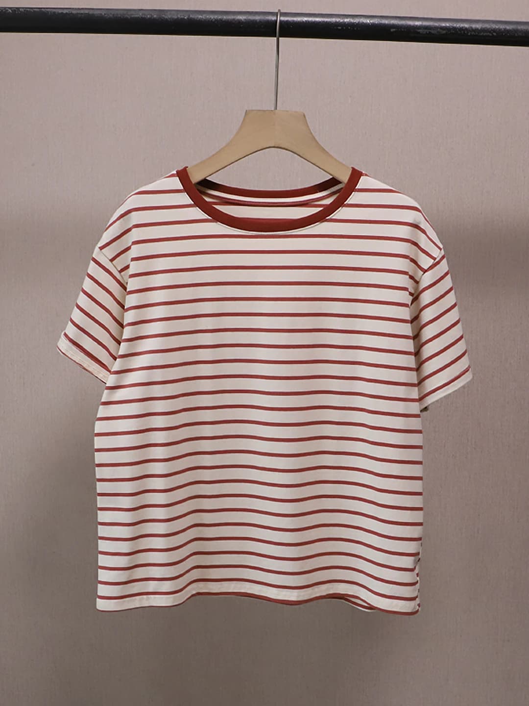 Apricot / Brick red