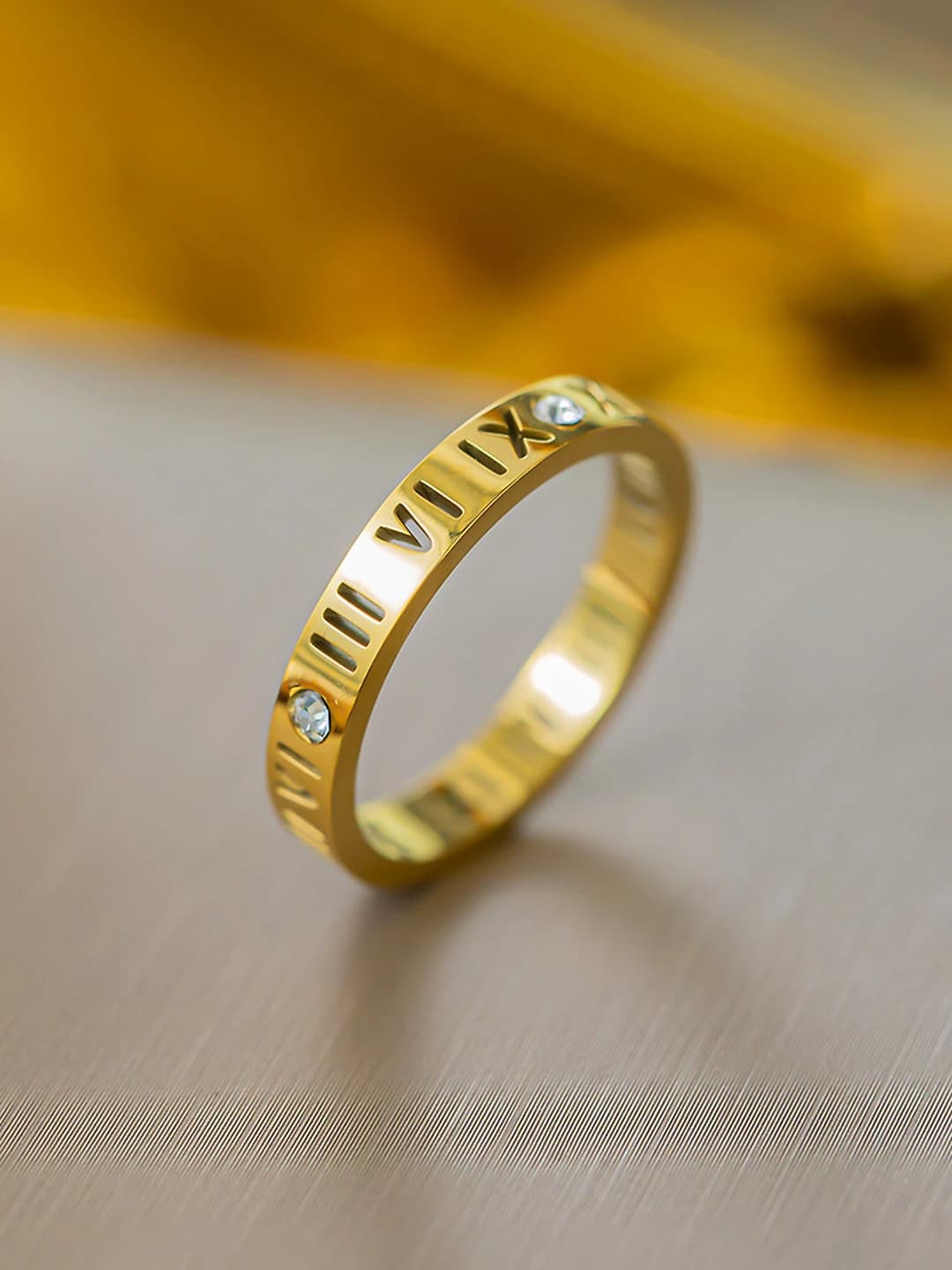 Open Roman numerals - Gold