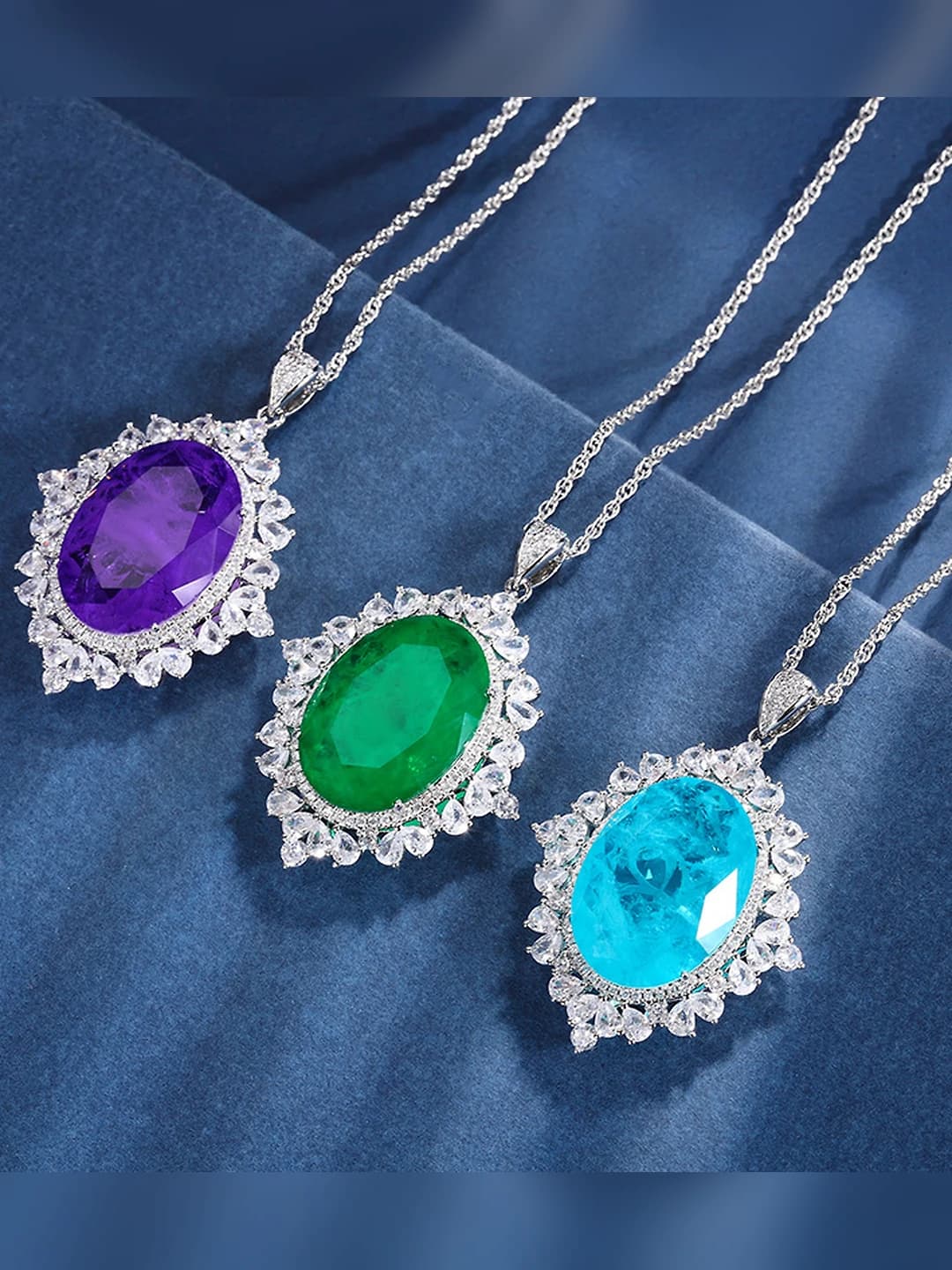 Women's gold-plated brass necklace with diamond-set geometric pendant, simulated colored stones, 18*25 mm