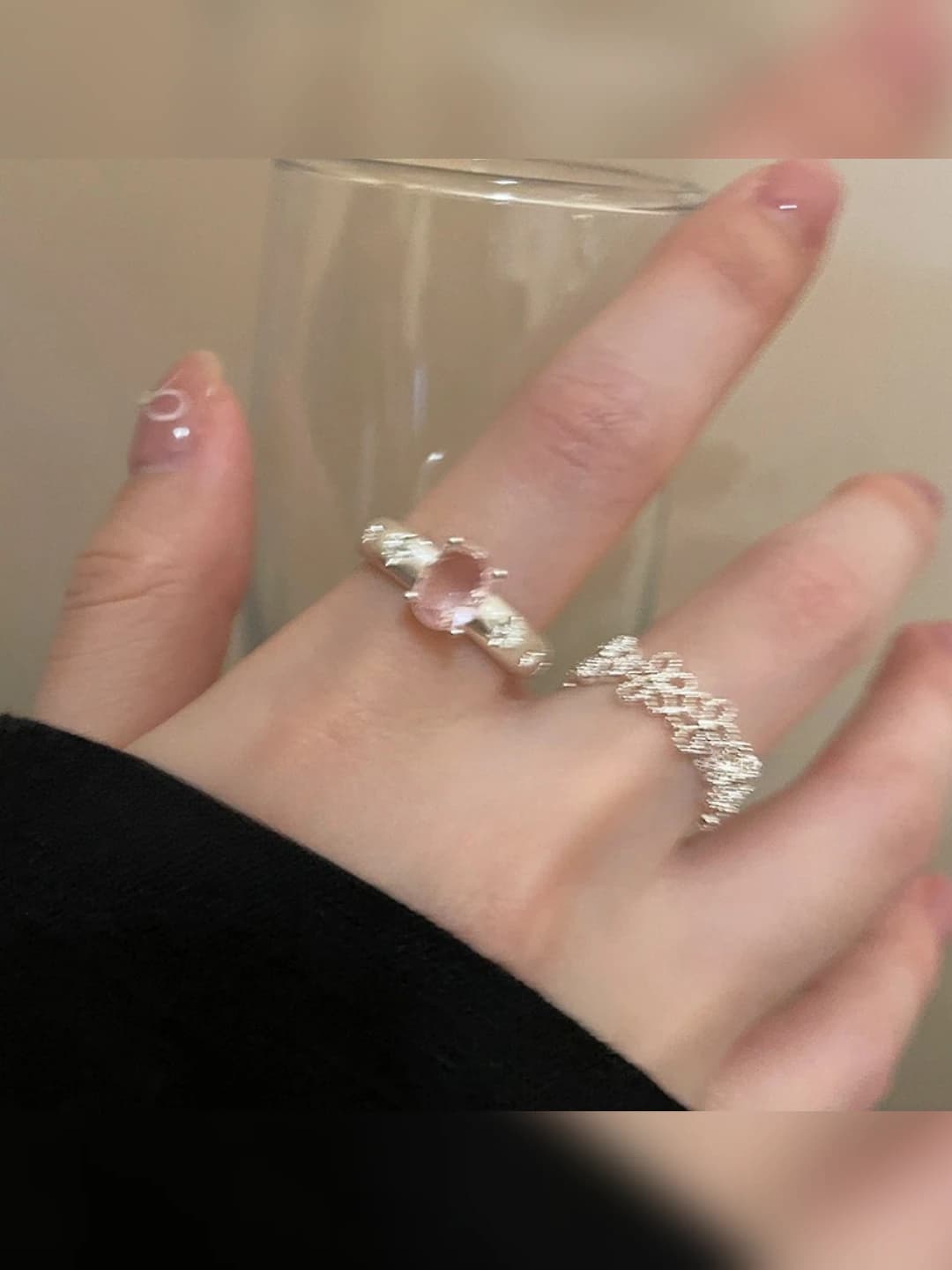 Women's ring with zircon and floral pattern