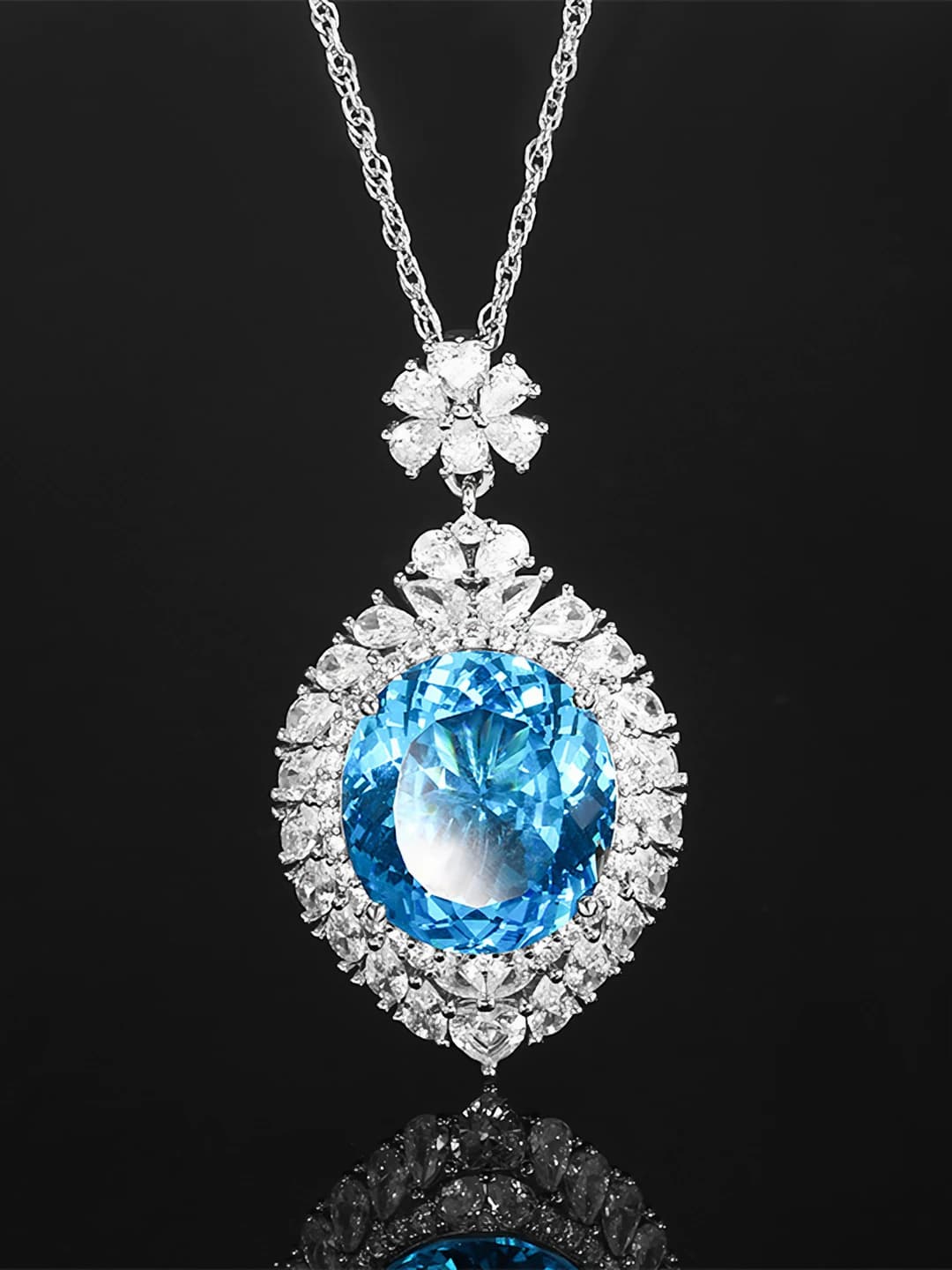 Bird's Nest Cut Aquamarine Pendant with Twist Chain