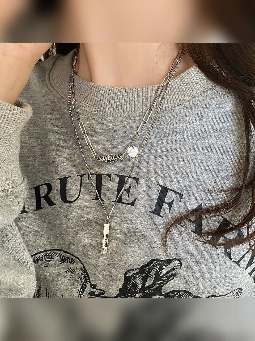 Two-layer geometric chain for women, accessory for sweatshirt and sweater for autumn-winter 2026