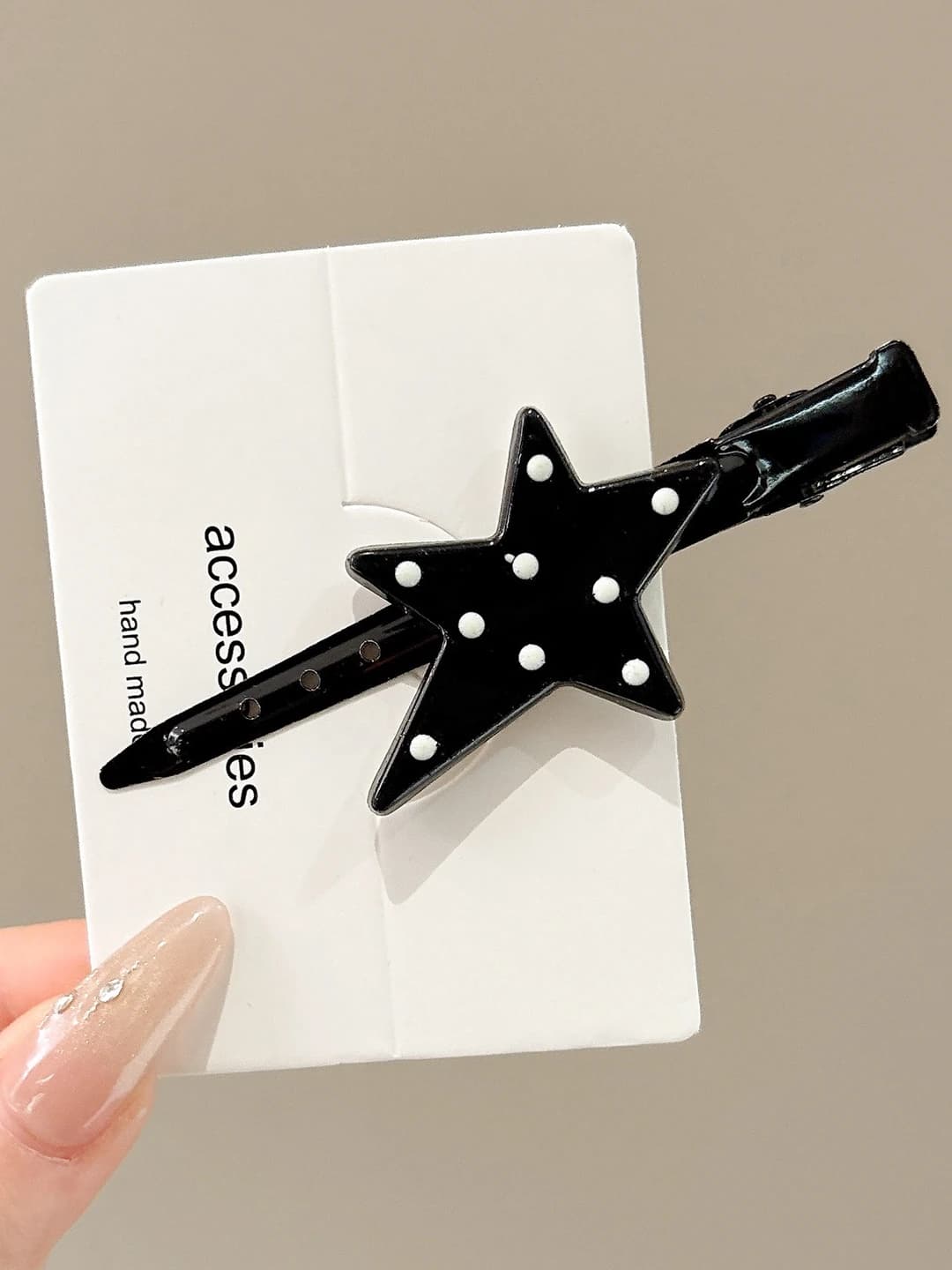 3# Black star, ~9 cm