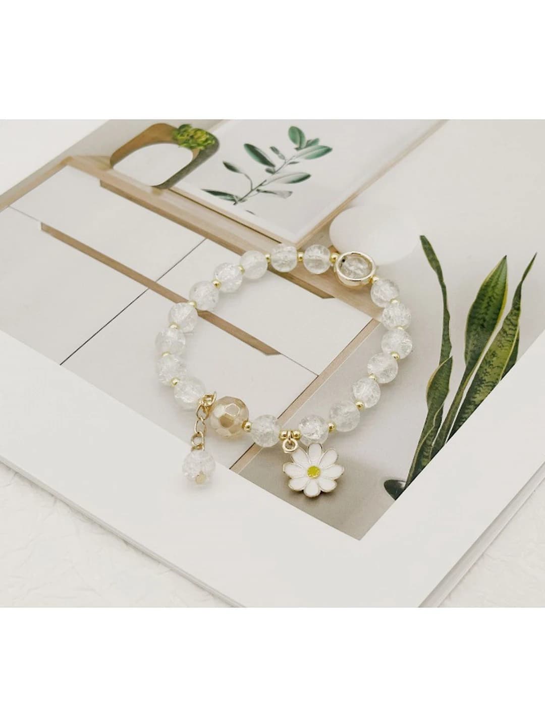 White small daisy chain