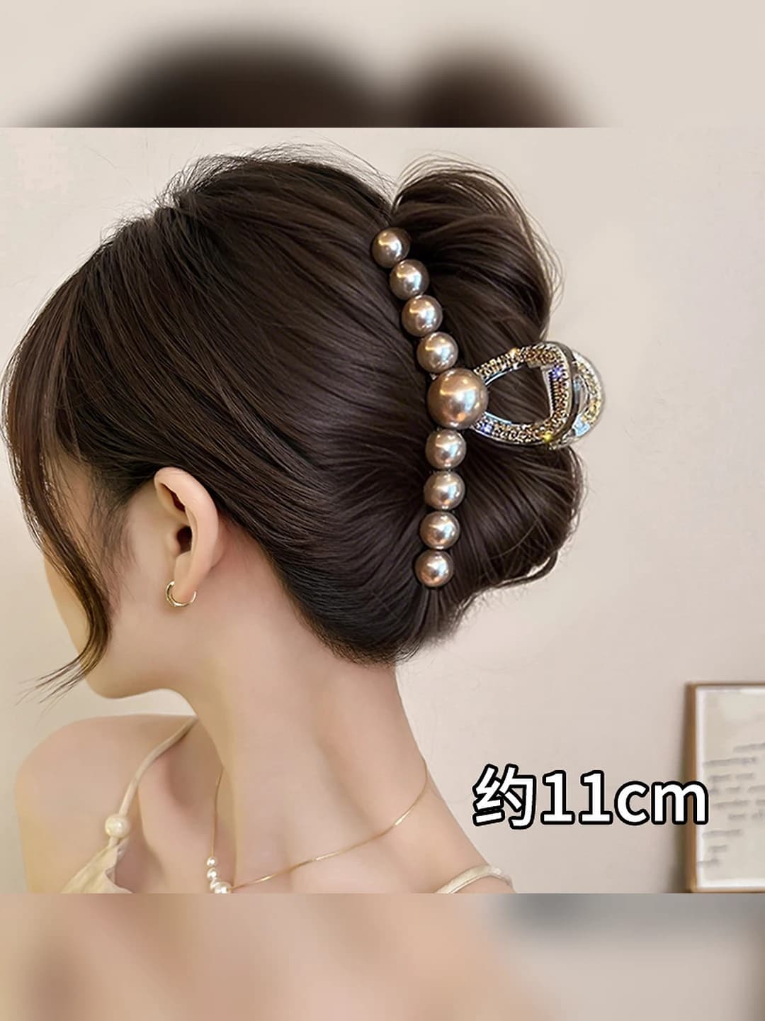 Pearl claw clip