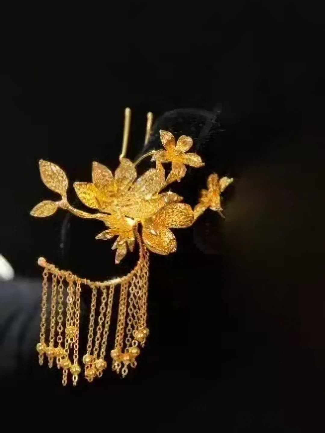 1308 Flowers tassel right
