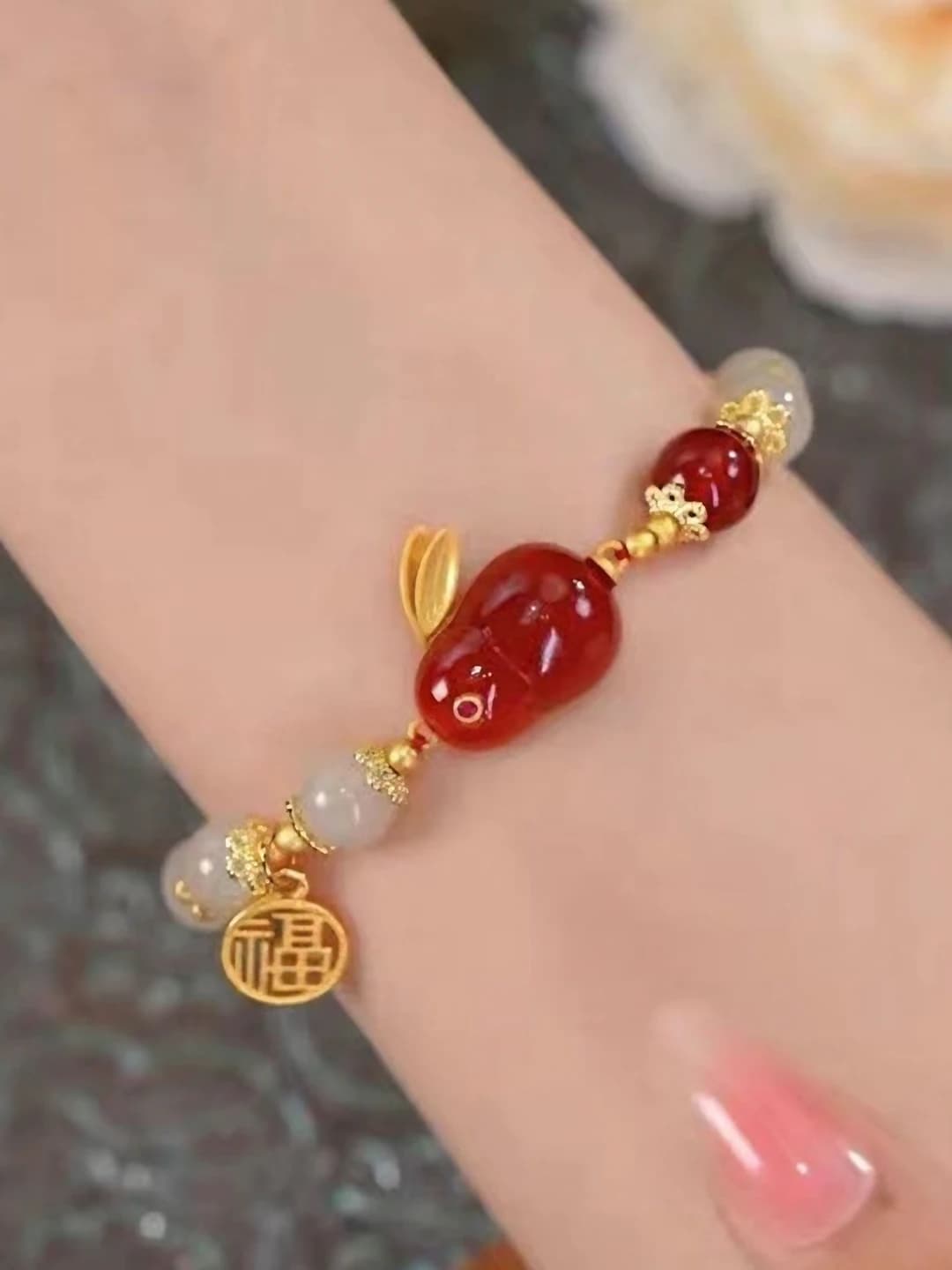 Women's new Chinese style jade rabbit bracelet, original design, animal shape, design element: Chinese characters