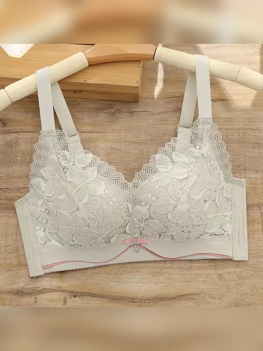 Women's lace bra, breathable, all-season, push-up and side support, 3/4 cups, wire-free
