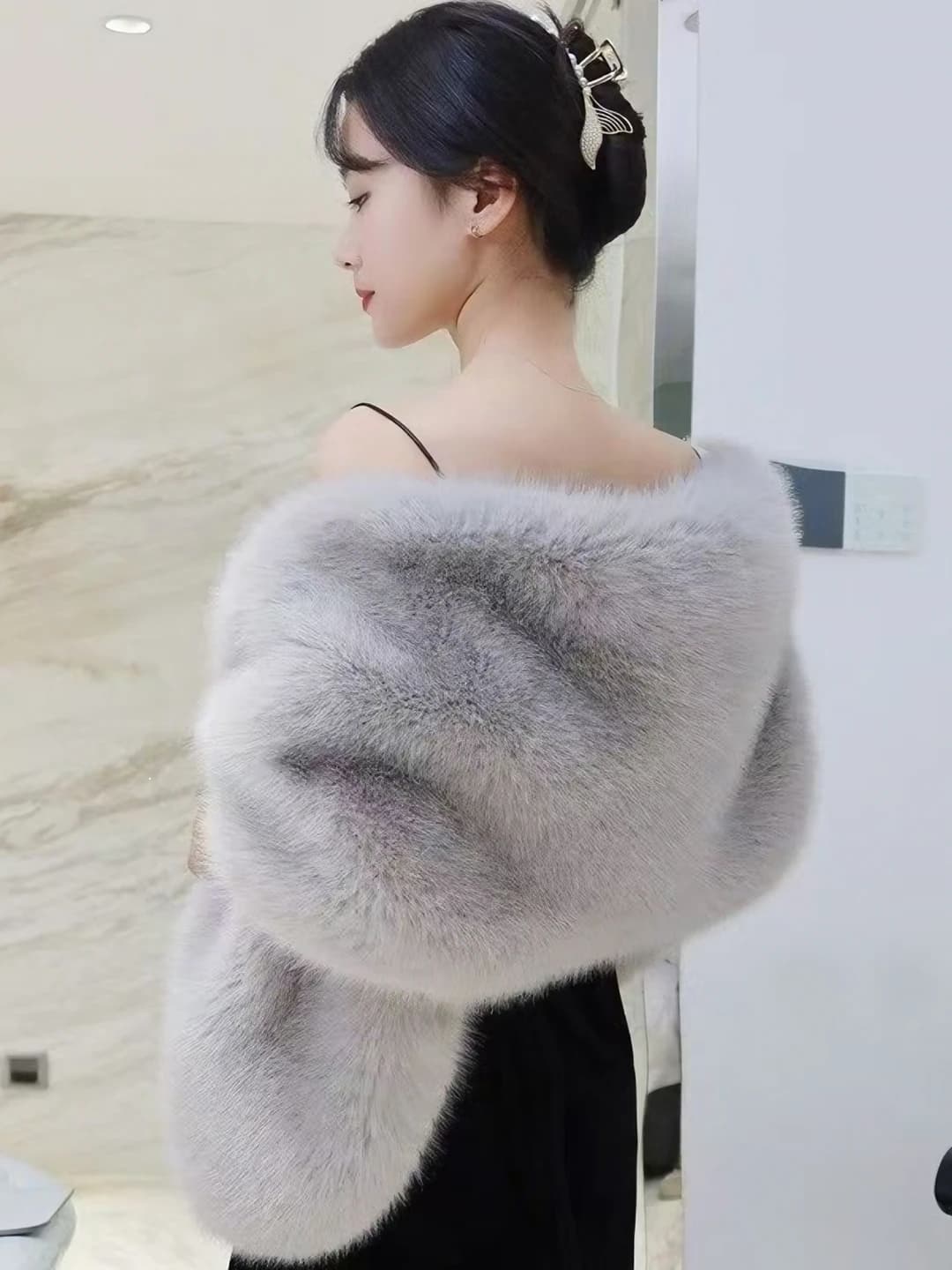 Светло-серый, off-shoulder