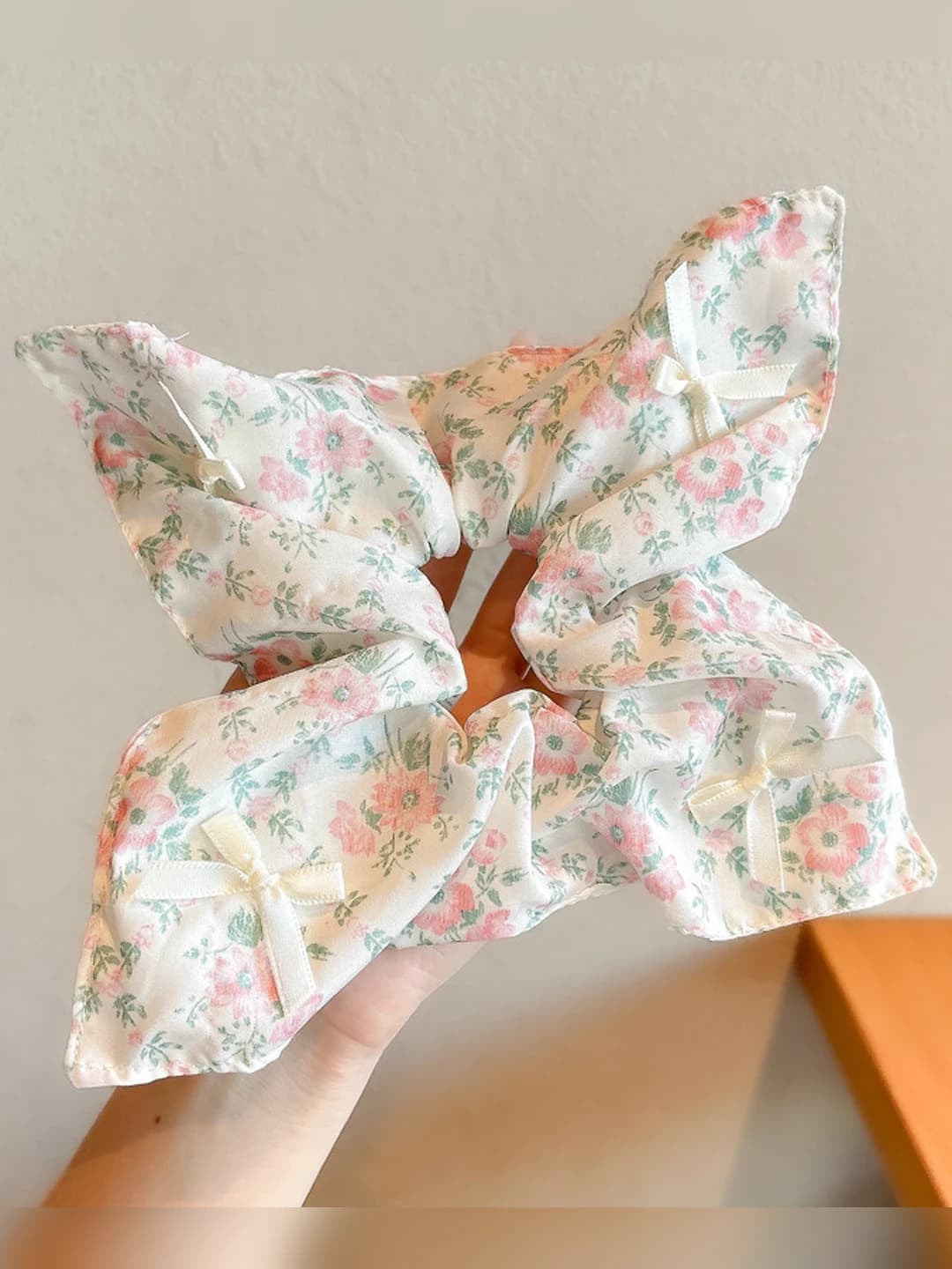 2# Pushti-yashil gulli 22 sm