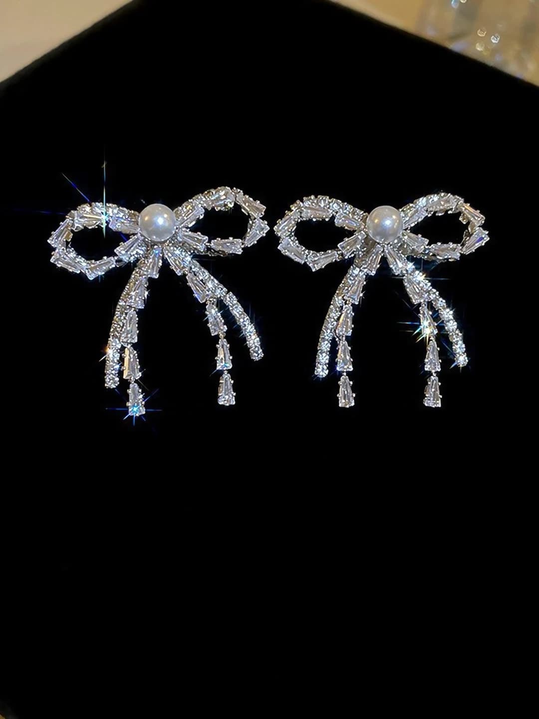 Серебряный-Белый