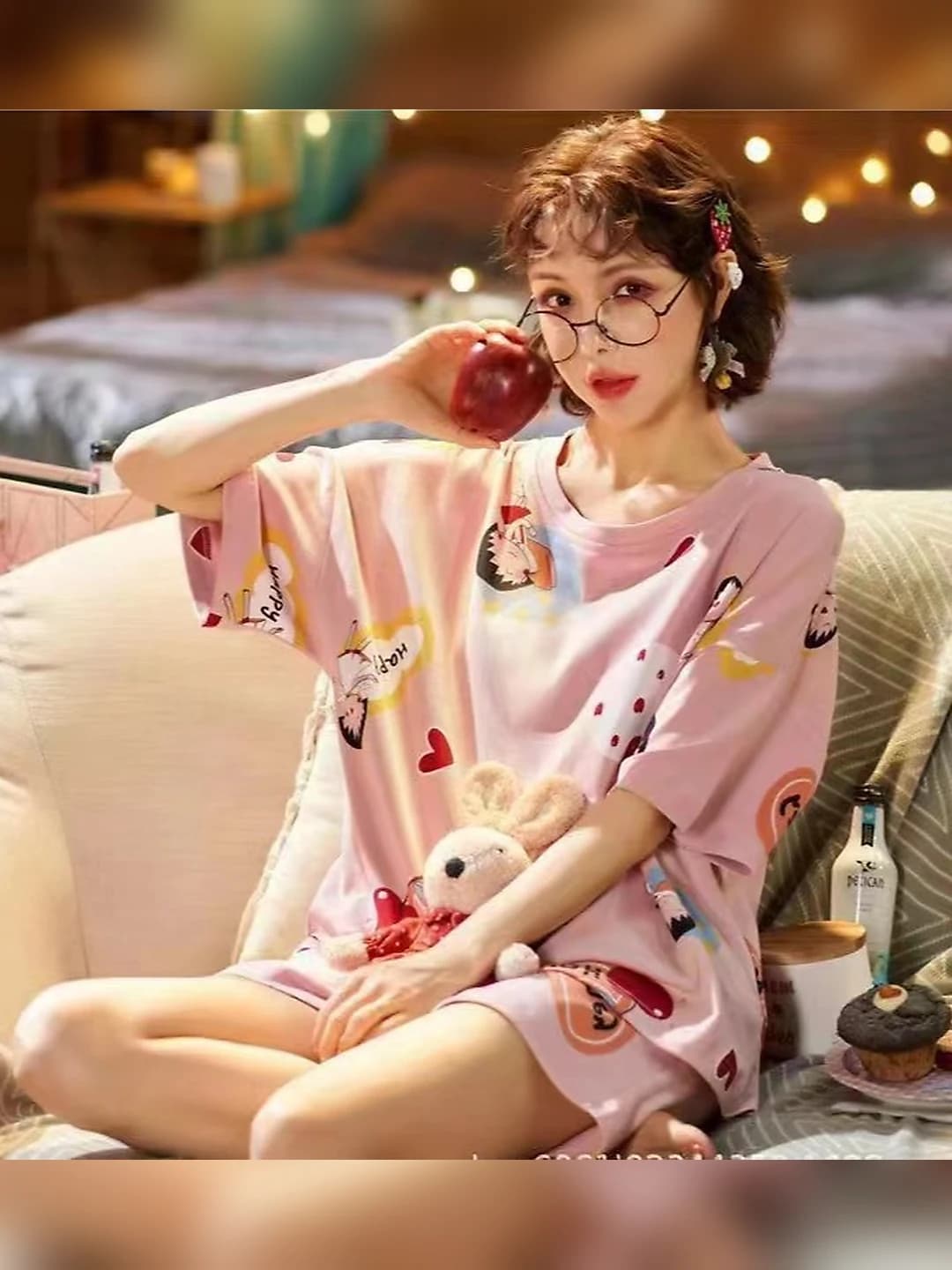 Ayollar uchun yozgi yupqa pijama to'plami: kalta yengli ko'ylak va shorti, dumaloq yoqa, bo'sh (oversize) kundalik uslub, havo o'tkazuvchan elastik mato