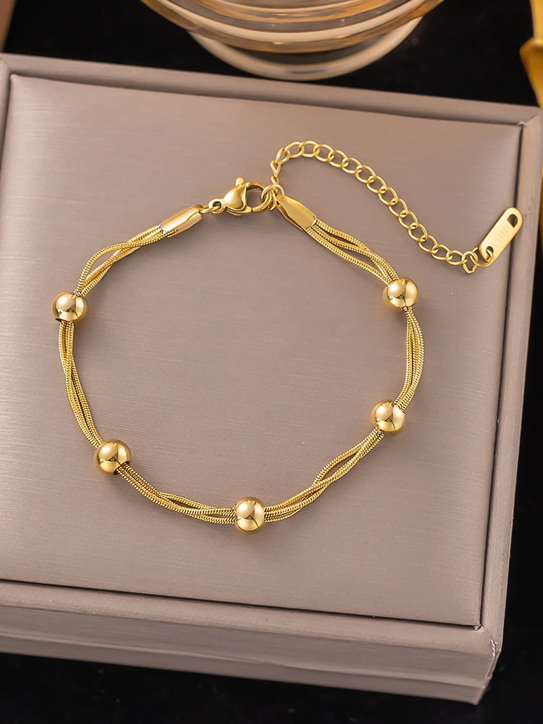 Triple round beads, gold