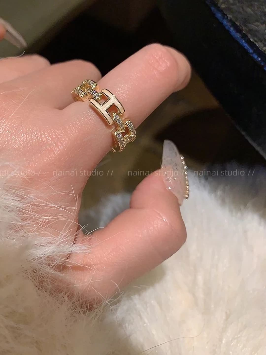 Multi H cutout ring