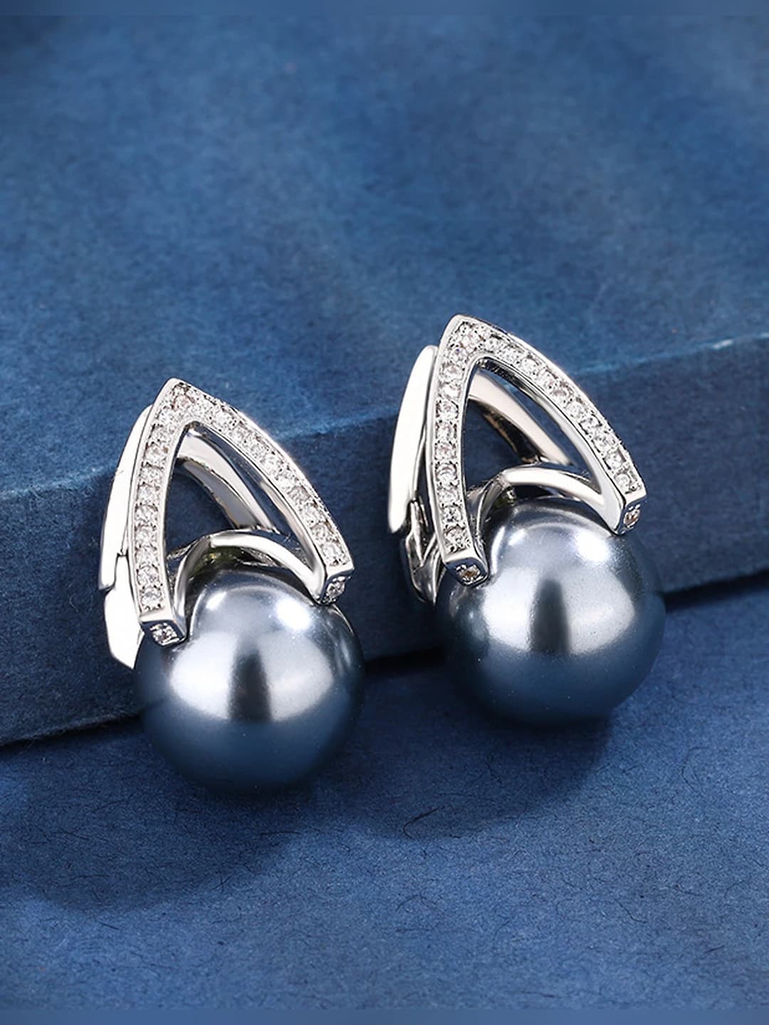 Grey pearl stud earrings