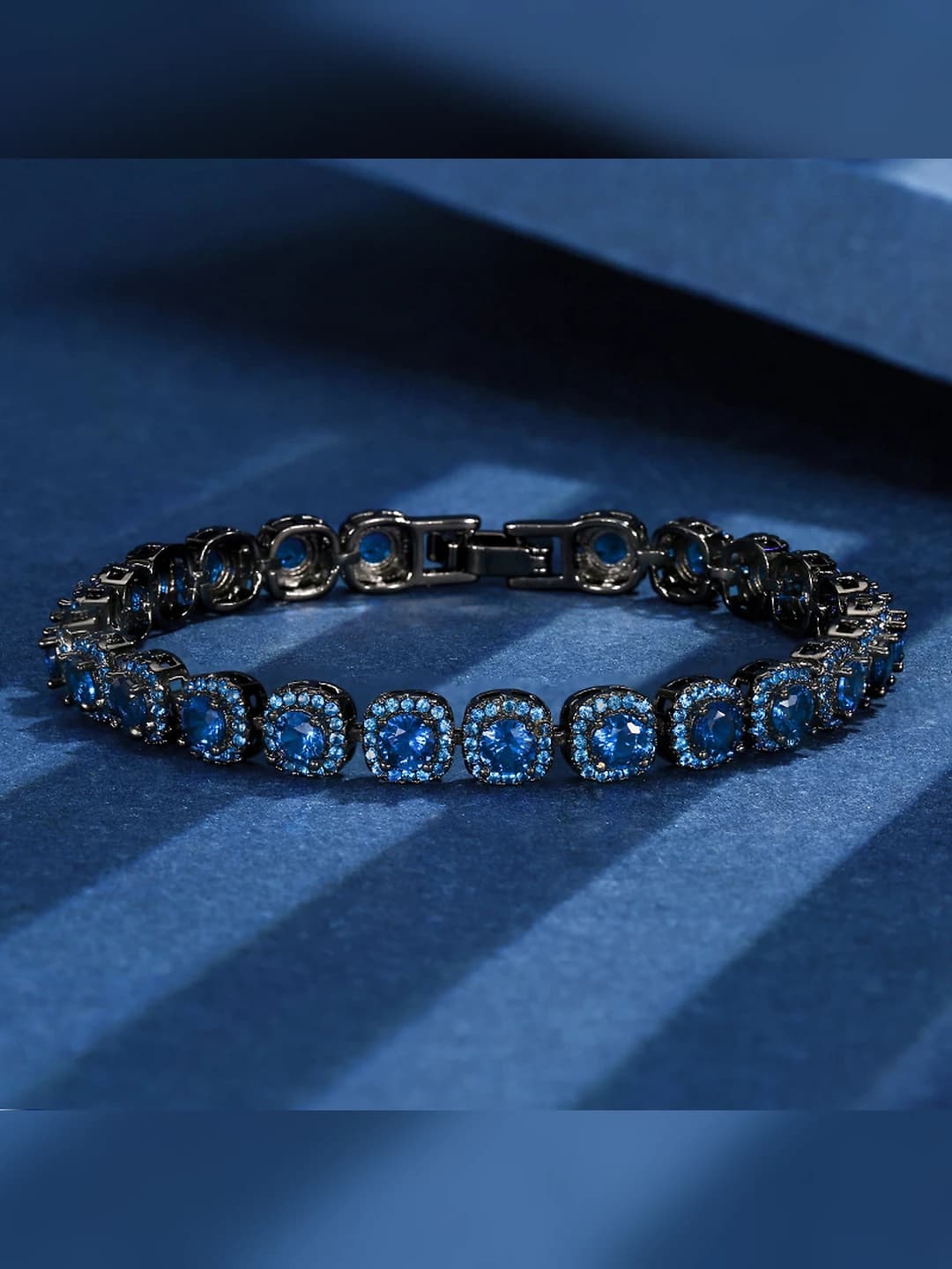 Qora-oltin ko'k spinel bilakuzuk 17cm