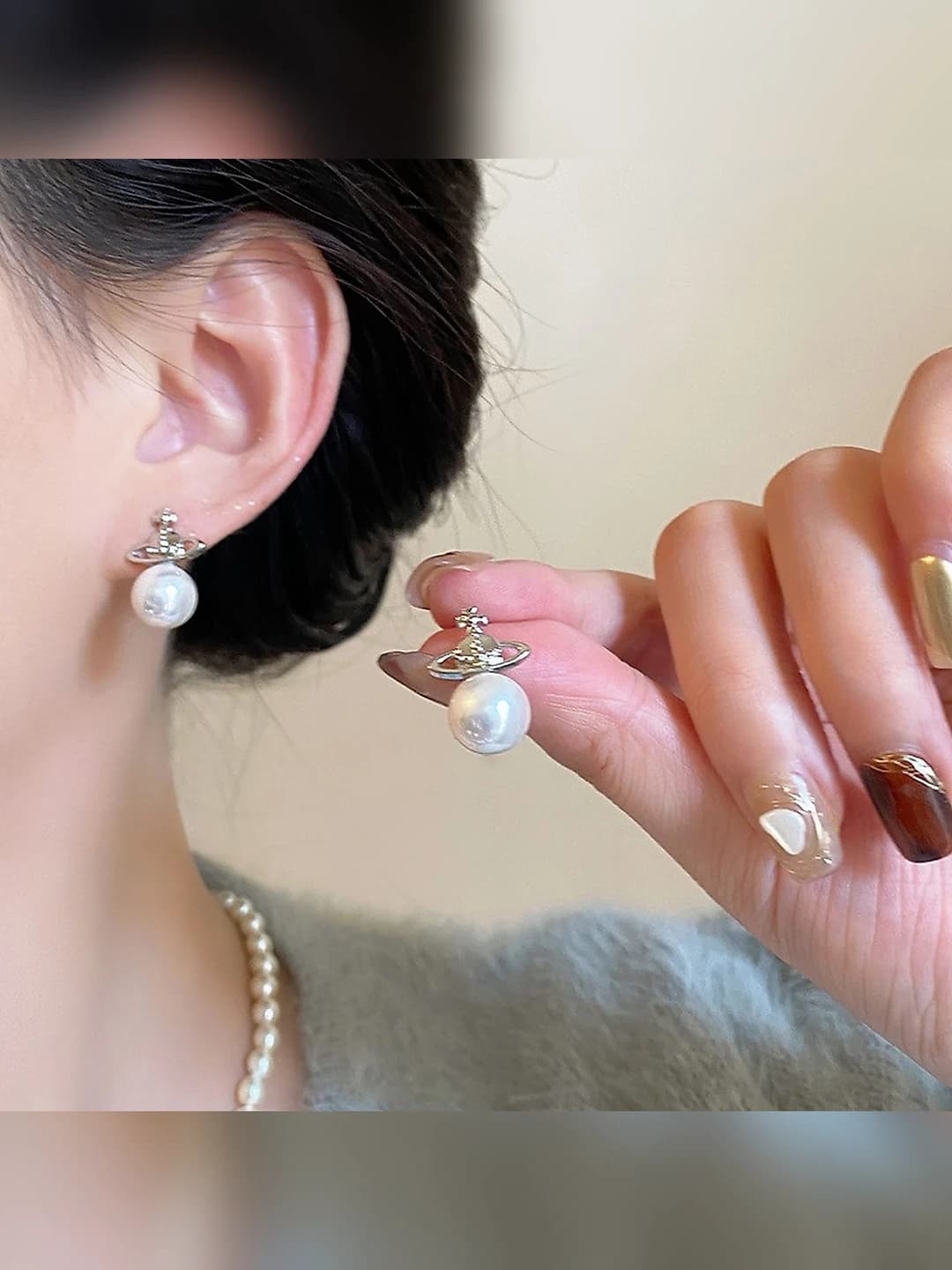 EH2571 White pearl earrings pair