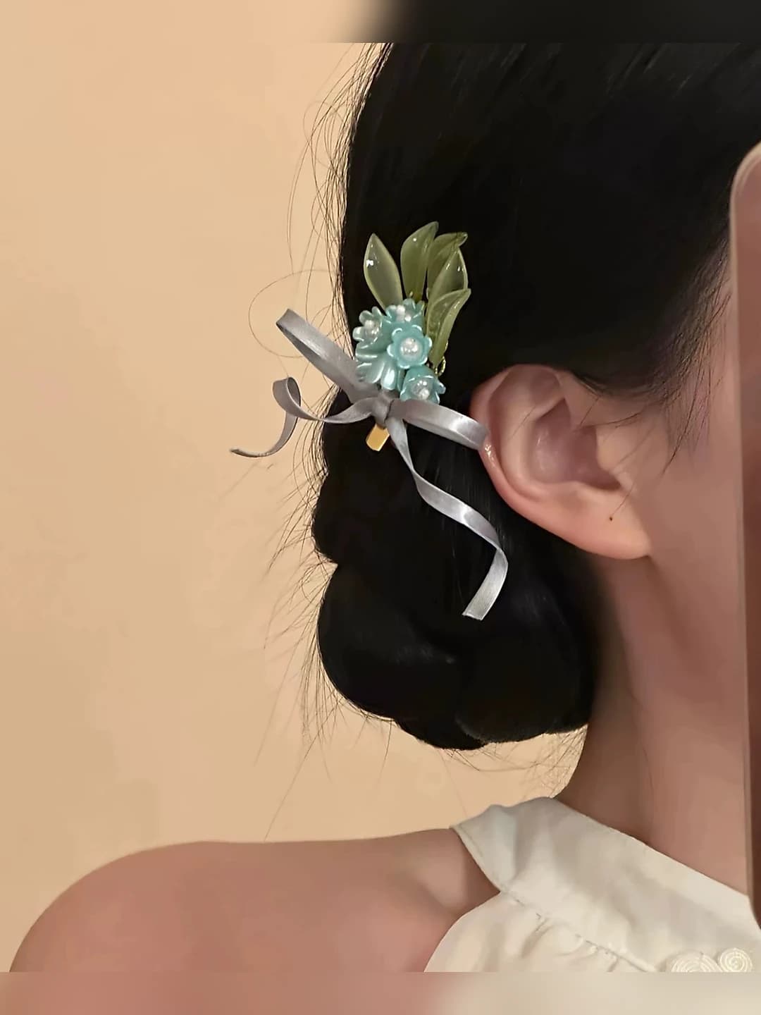Blue bow hair clip