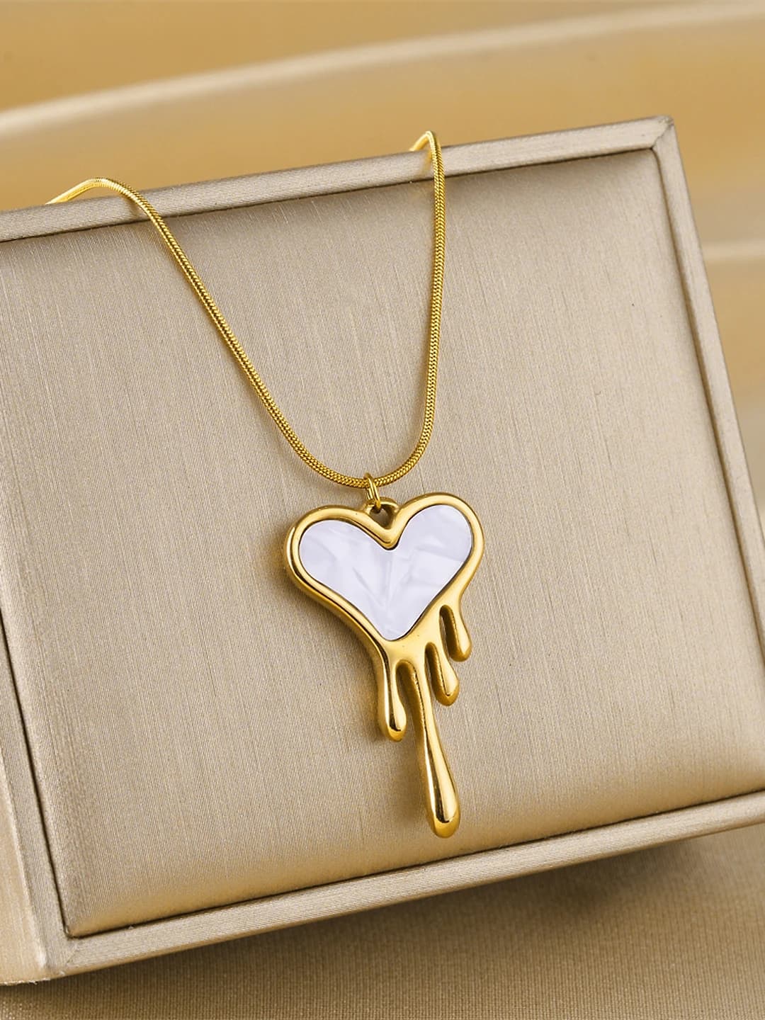 1001-Gold-White
