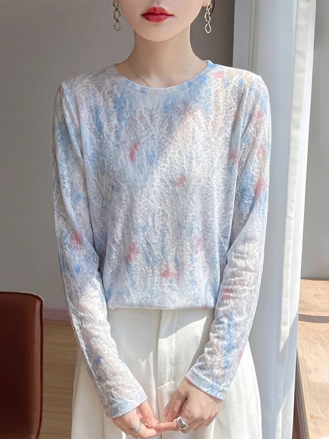 Light blue ripple
