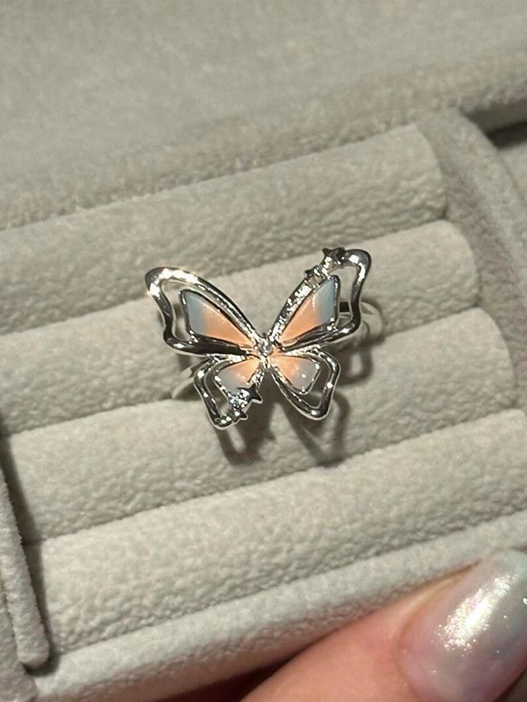 M1018 Gradient Butterfly Ring