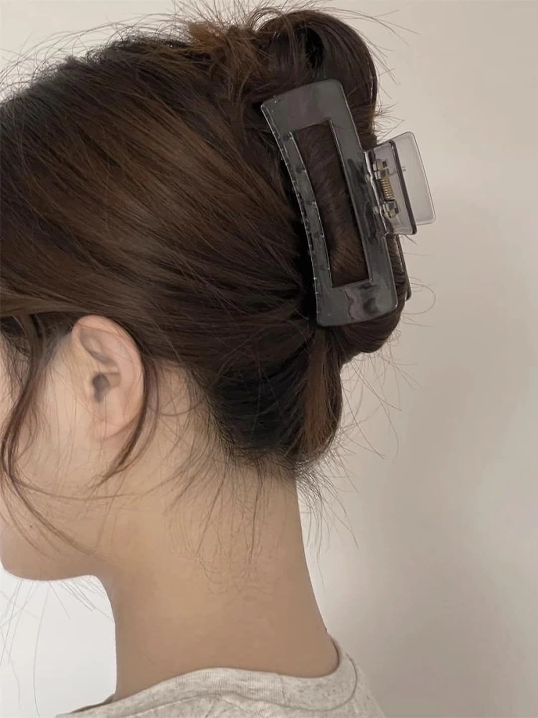 Women's transparent acrylic hair claw clip, Korean style, handmade, minimalist design
