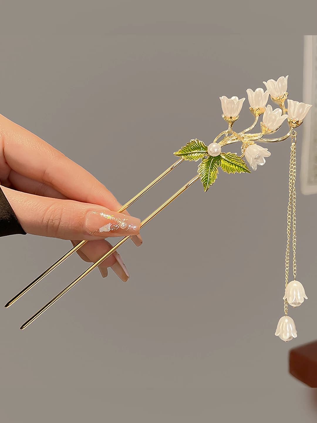 Lily of the valley tassel, 2 pins