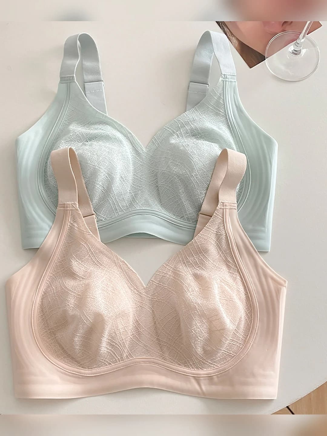 Women's ultra-thin seamless bra, plus size, full coverage, minimizes bust, gathers side breast and prevents sagging