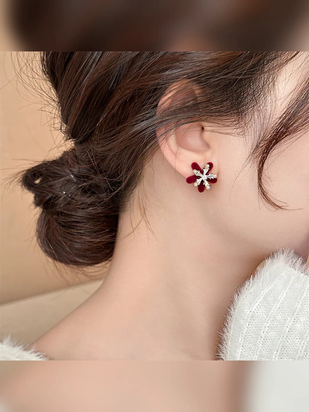 Red velvet pearl stud