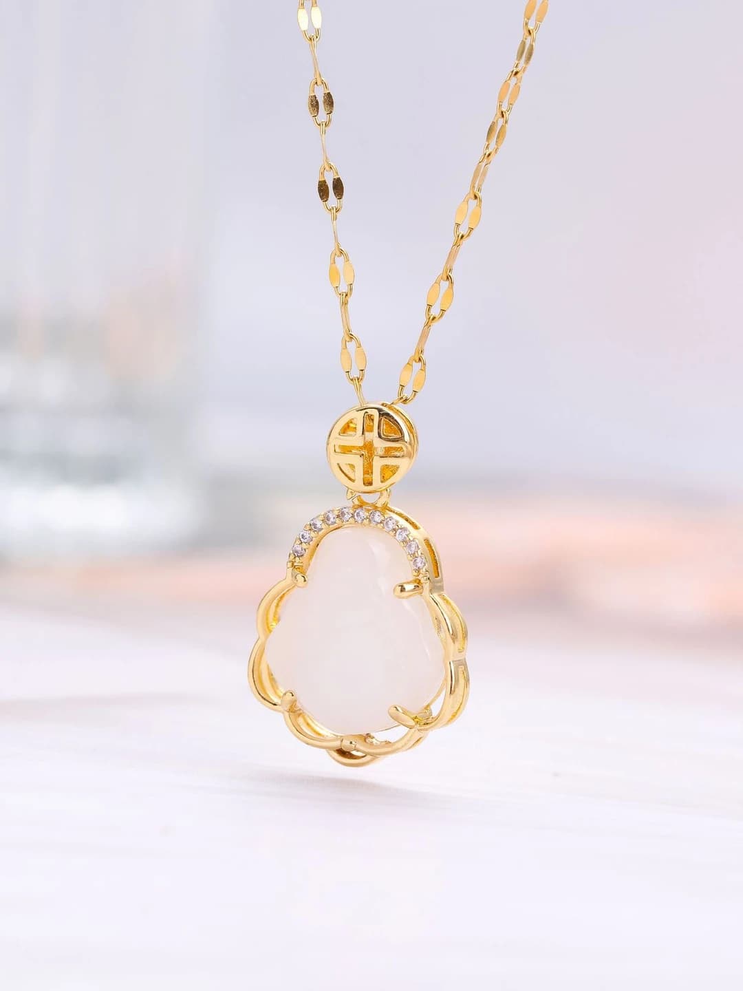 9135 Gold white